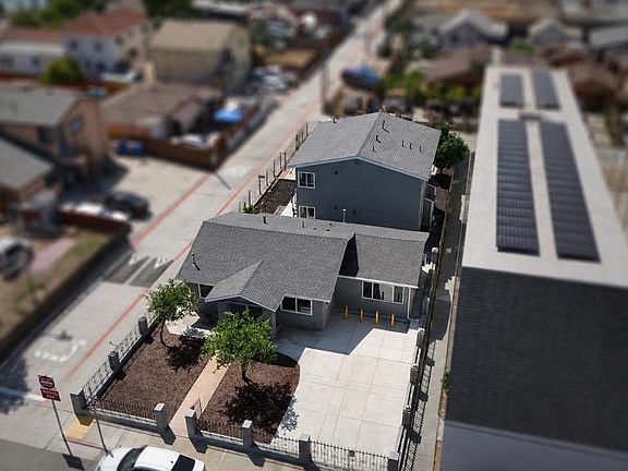 3rd image of 110 W Hall Ave
