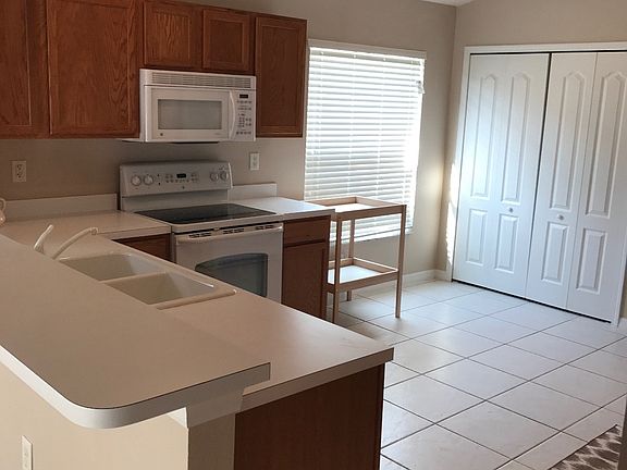 3rd image of 924 Cristelle Jean Dr #House