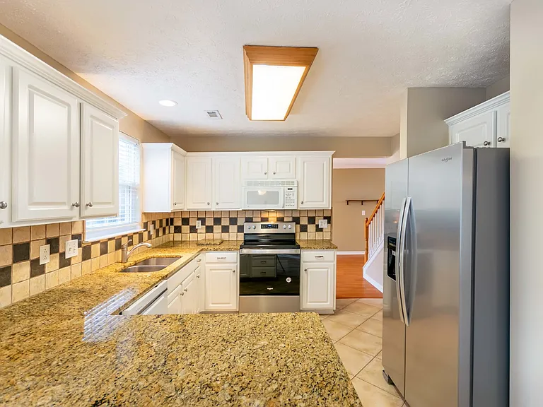 4716 Chepstow Dr — Photo 5