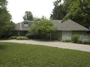 1909 W 70th St, Mission Hills, KS 66208