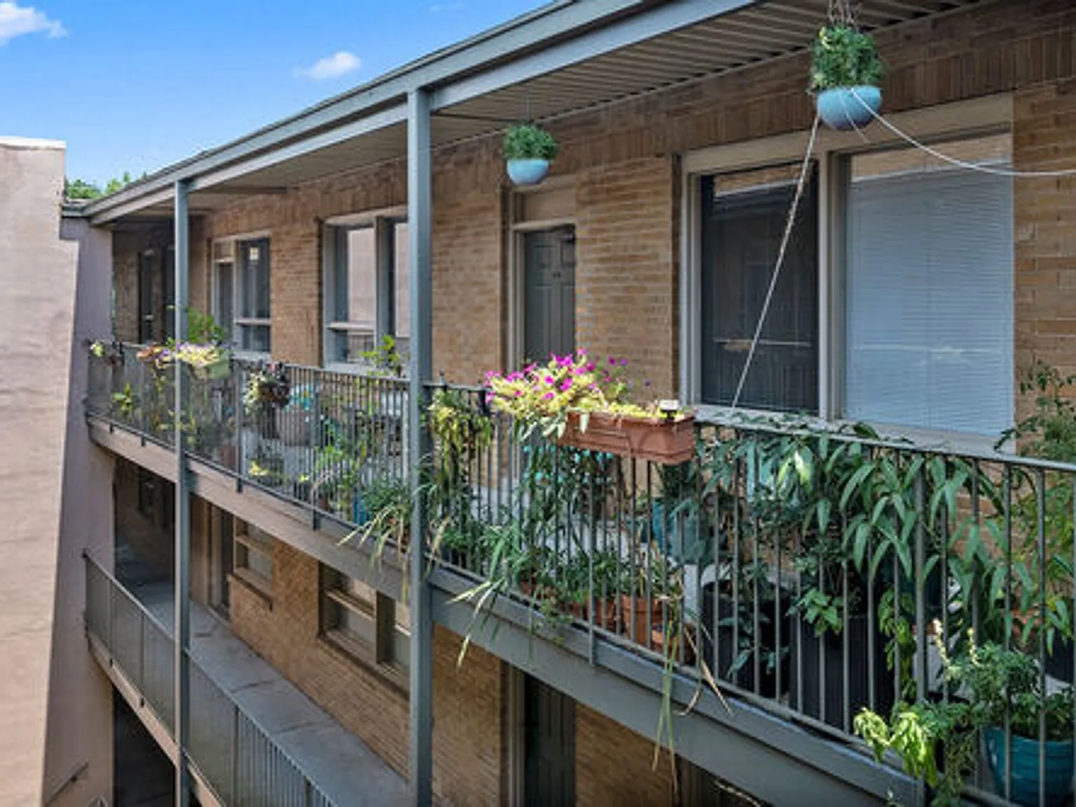 Andrews Court — Photo 2