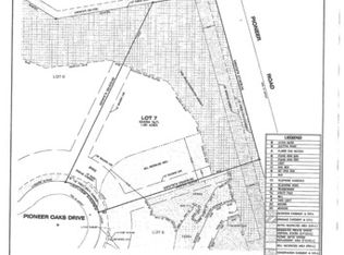 4002 Pioneer Oaks Dr, Ringwood, IL 60072