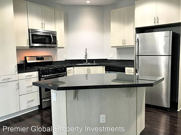 2nd image of 1408 W Washington Blvd #111