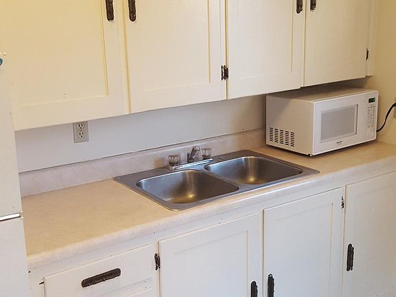2nd image of 515 E Pierce St APT C