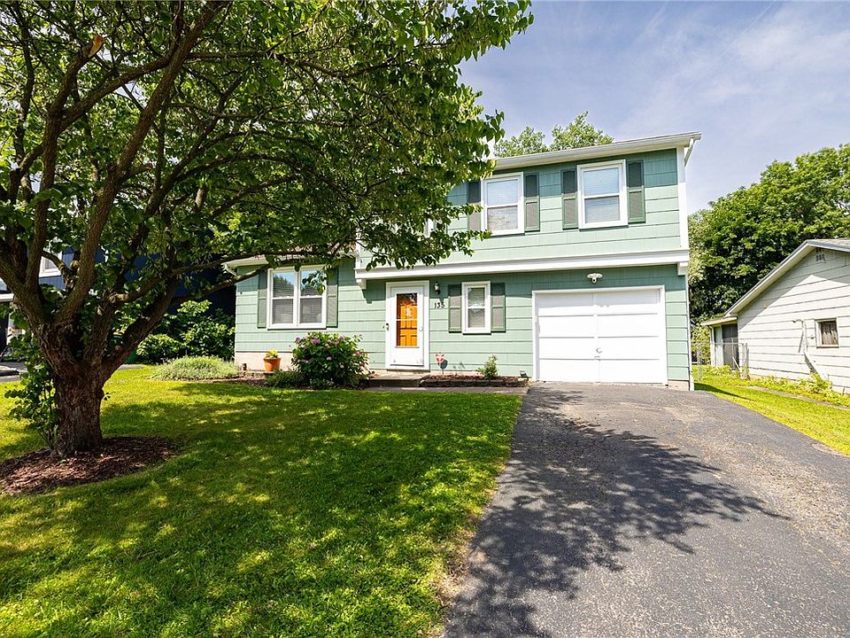 1st image of 135 Willow Pond Way