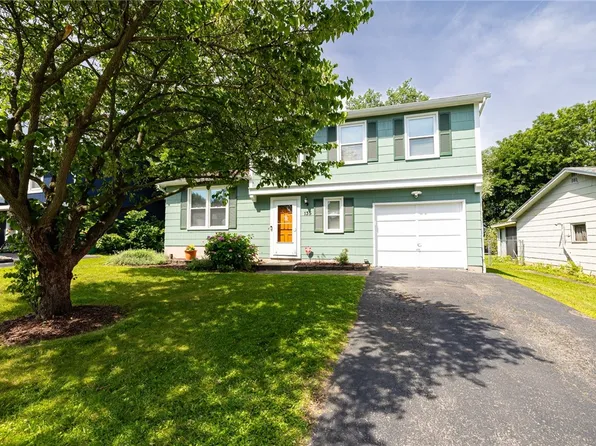 135 Willow Pond Way, Penfield, NY 14526