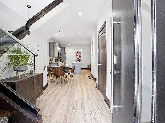 5th image of 1076 Center St NW