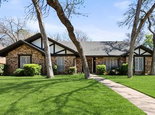 1809 Hillvalley Dr, Arlington, TX 76013