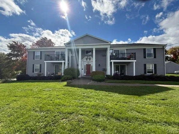 7113 New Yorker Ave APT 8, Canastota, NY 13032
