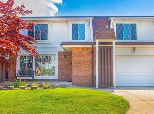 8724 Common Rd, Warren, MI 48093