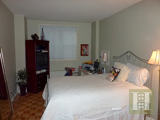 Rented by Halstead Real Estate | media 11