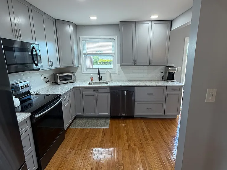 2503 Cedar St — Photo 9