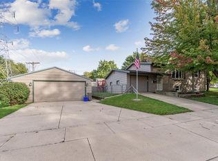 1405 Alpine Rd, Marion, IA 52302
