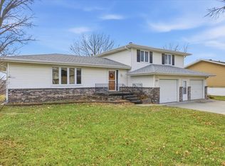 311 Fairview Dr, Glenwood, IA 51534