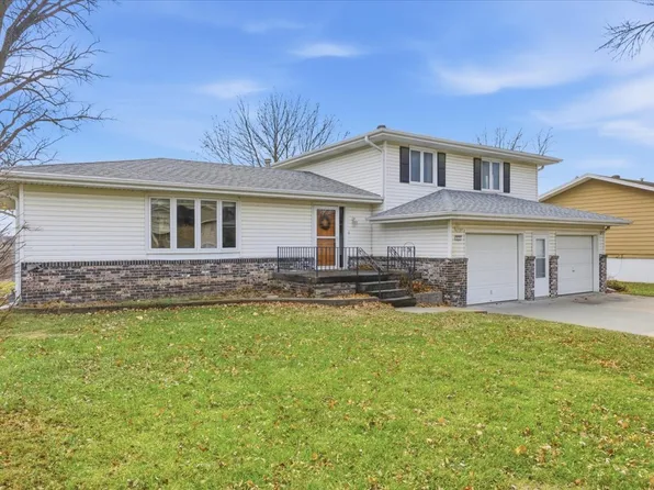 311 Fairview Dr, Glenwood, IA 51534