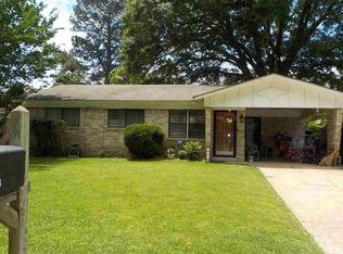 1733 Meadowbrook Ln, Texarkana, TX 75501
