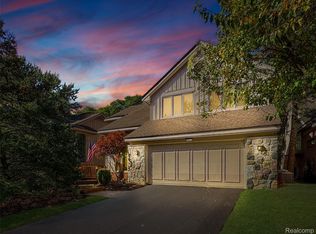 4832 Cliffside Dr #21, West Bloomfield, MI 48323