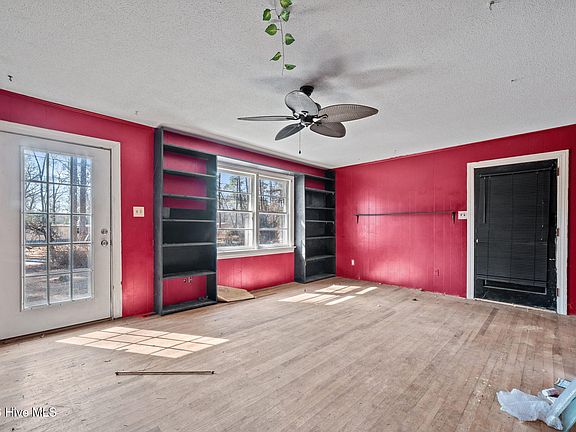 4th image of 304 Summit Street