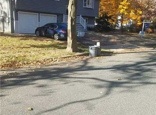 9 Walwin Pl, Huntington, NY 11743