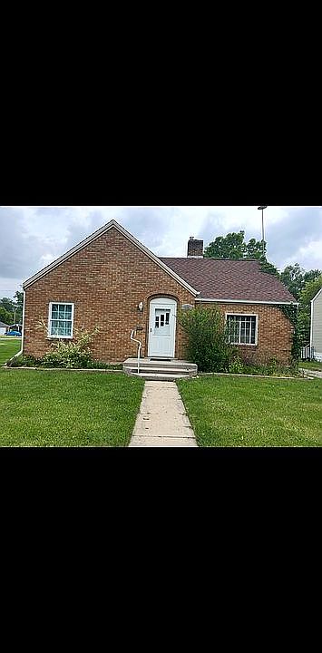 1st image of 821 Wright Ave
