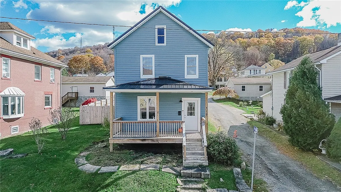 319 Morris St photo 1