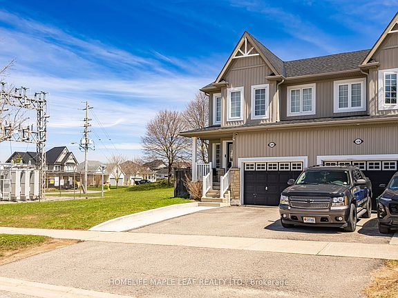 3rd image of 420 Orvis Cres