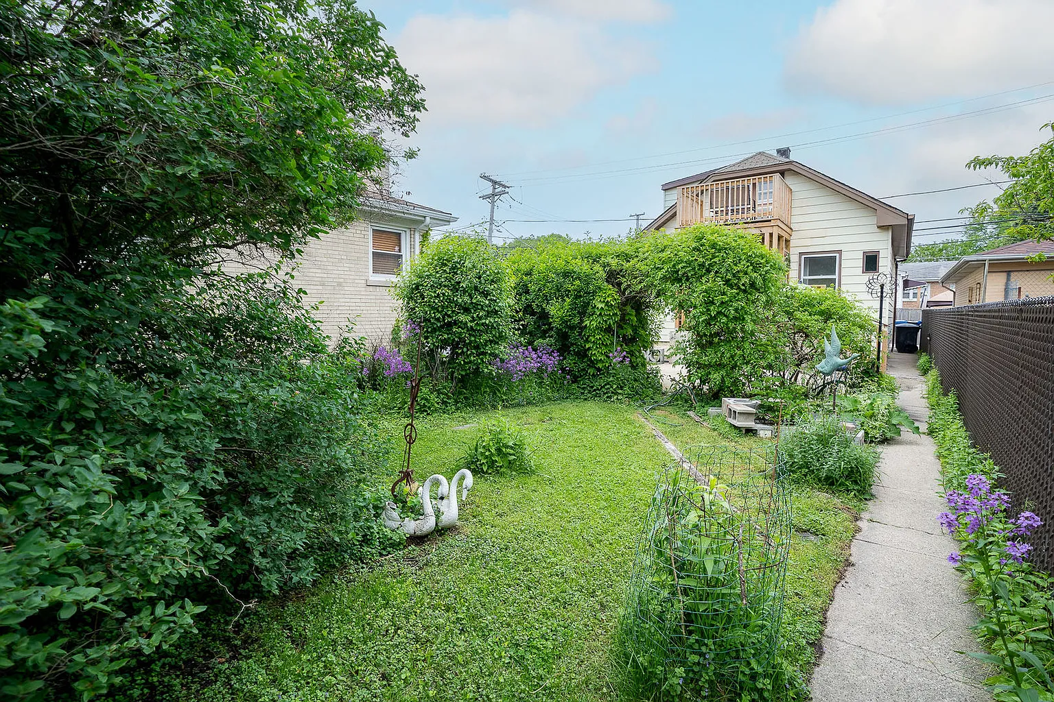 8138 W Addison St photo 1