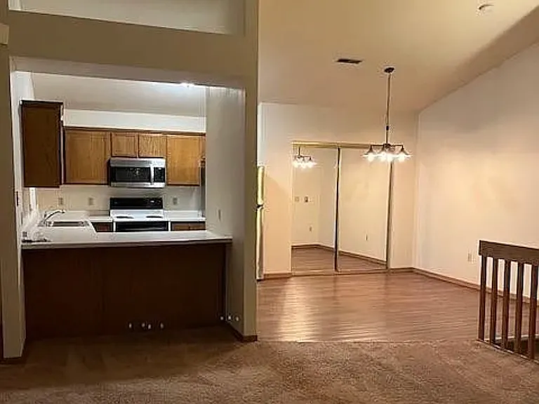 130 W Oak Leaf Dr #9 — Photo 1