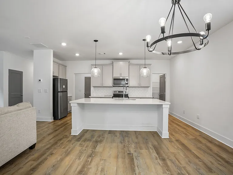 3411 Adler Trl — Photo 10