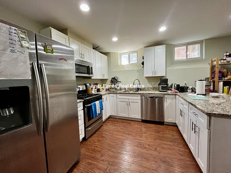 231 Norfolk St #1A — Photo 4
