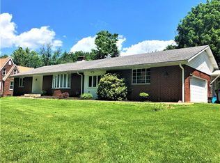 616 Shenango Rd, Beaver Falls, PA 15010