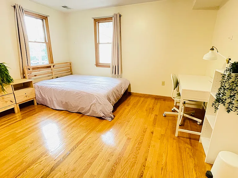 82 Federal Ave — Photo 5