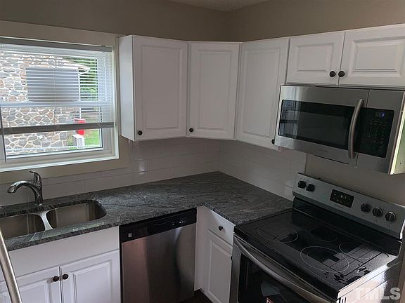 3rd image of 518 Elmira Ave