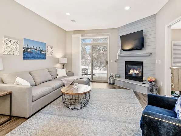 2175 Pine Ridge COURT #C, Grafton, WI 53024