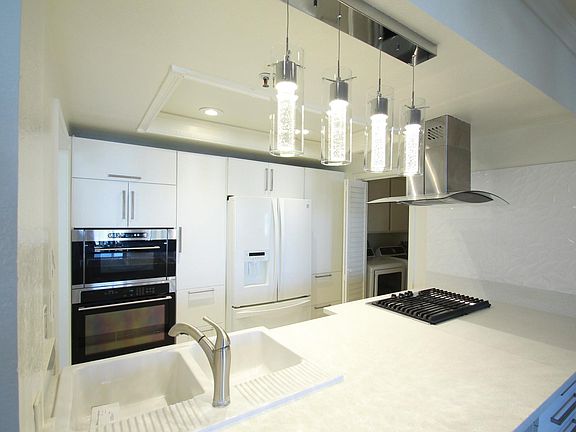 3rd image of 2559 Plaza Del Amo Unit 119
