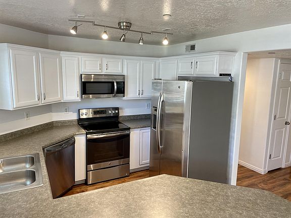 2nd image of 133 W Daybreak Ln #1