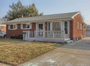 29632 Newport Dr, Warren, MI 48088