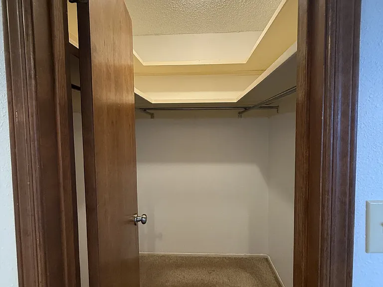 1709 Bruce Devlin Dr — Photo 33