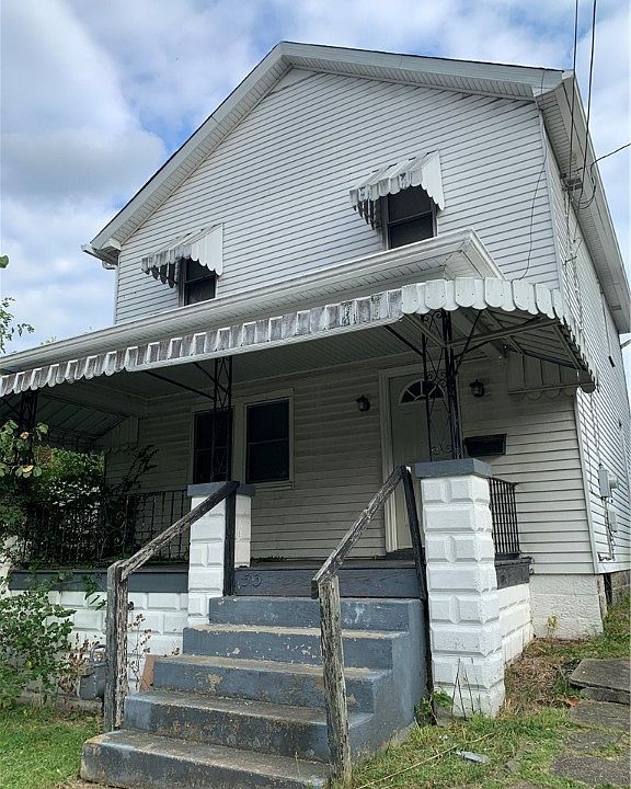 1st image of 513 1st St