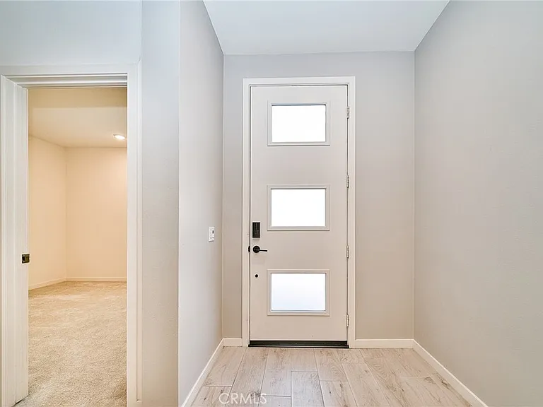 2622 E Embry Ln — Photo 14