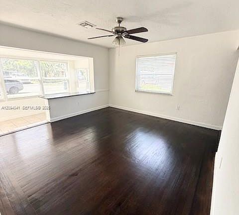 3rd image of 2471 Dewey St