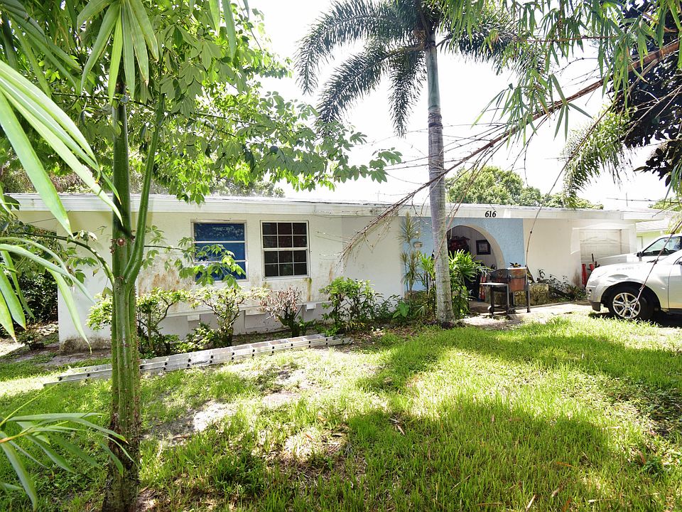 1st image of 616 Coconut Ave N
