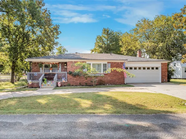 210 SW Lincoln Ave, Krebs, OK 74554