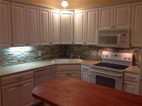 5th image of 221 Med Park Dr