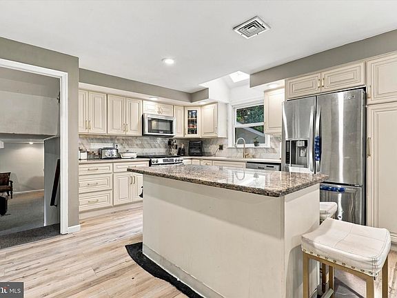 5th image of 1644 Huntingdon Rd