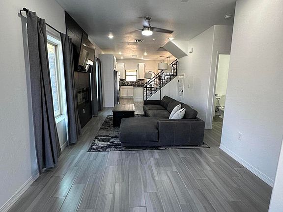 5th image of 6315 Escondido Dr #L