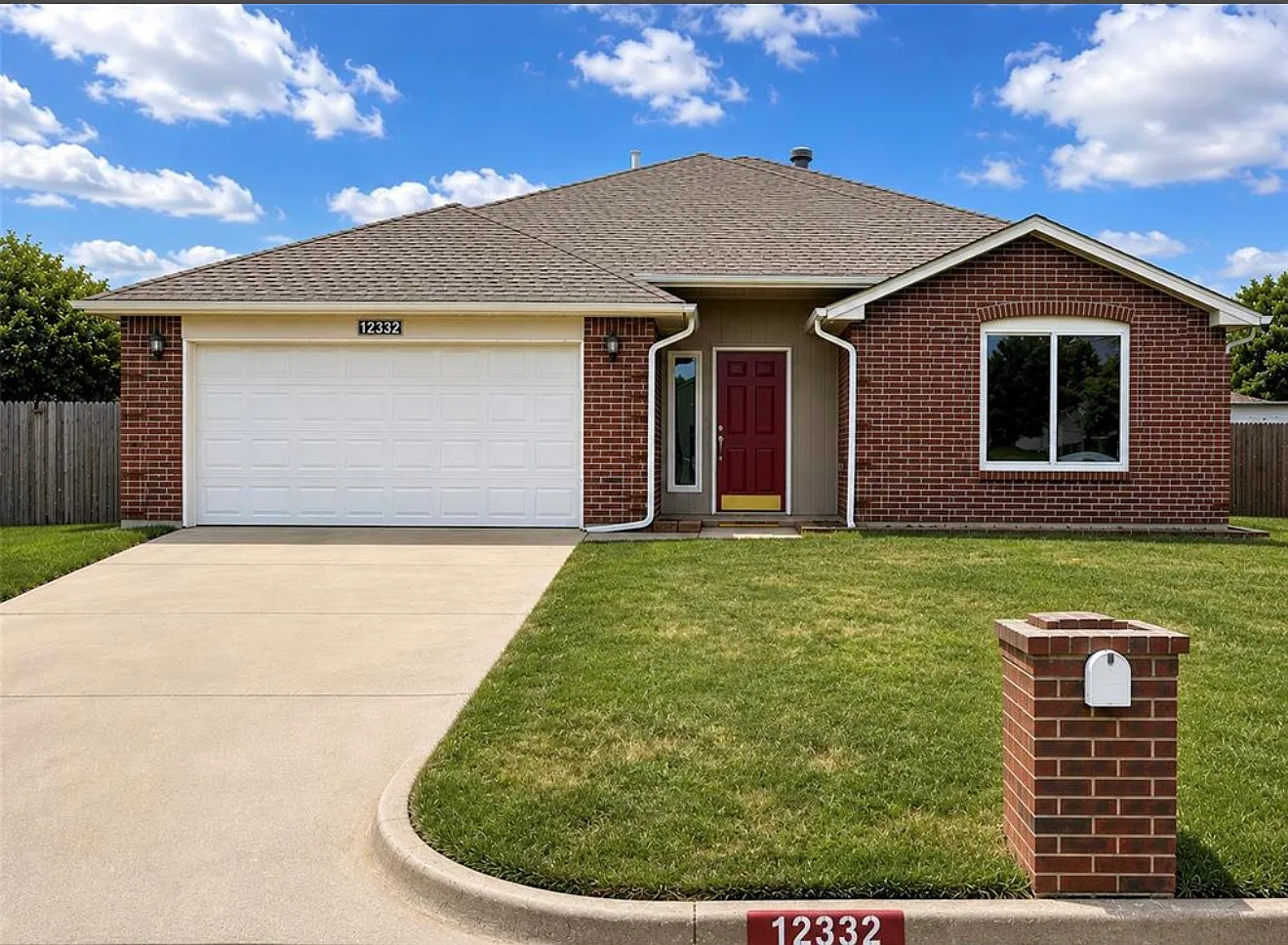 3 bed, 1400 sqft, $1,700 — Photo 1