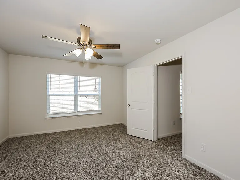 1313 Redpine Dr — Photo 9