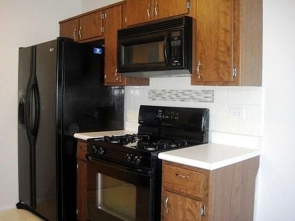 5th image of 402 Pinetree Ln Unit D2