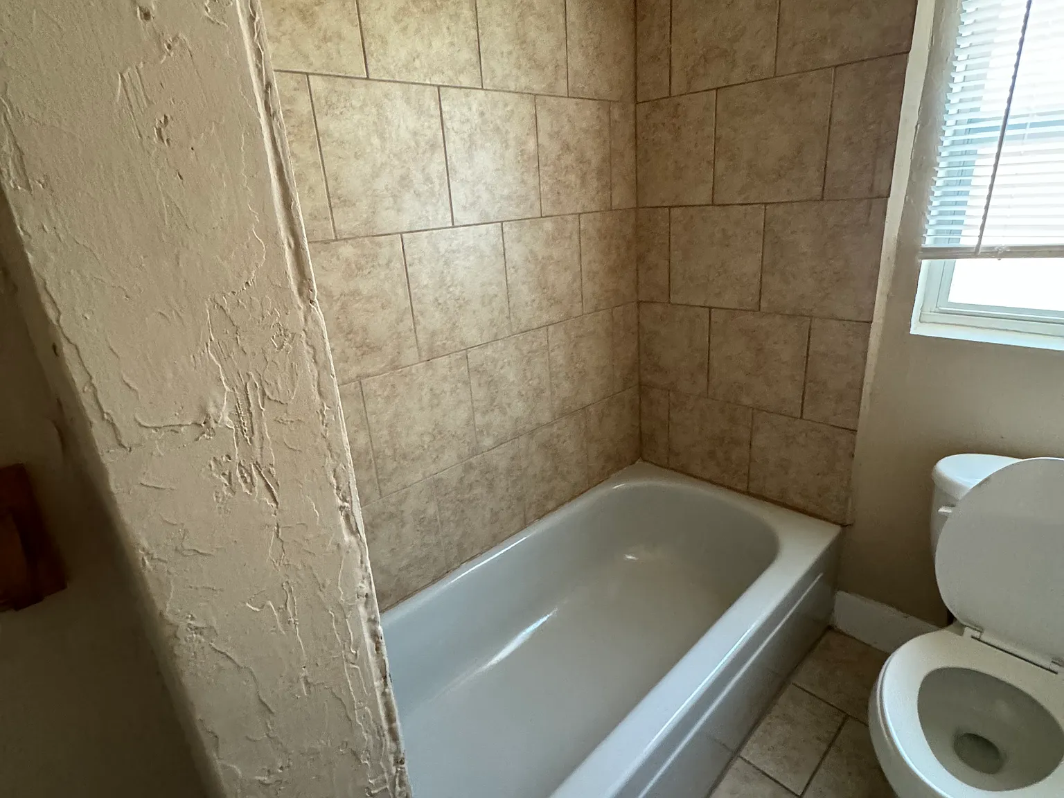 2 bed, 800 sqft, $900 — Photo 2